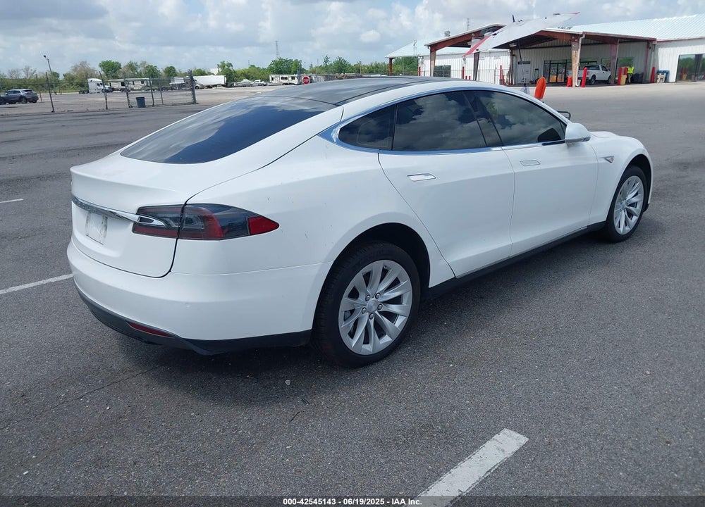 2014 TESLA MODEL S VIN: 5YJSA1H12EFP39582