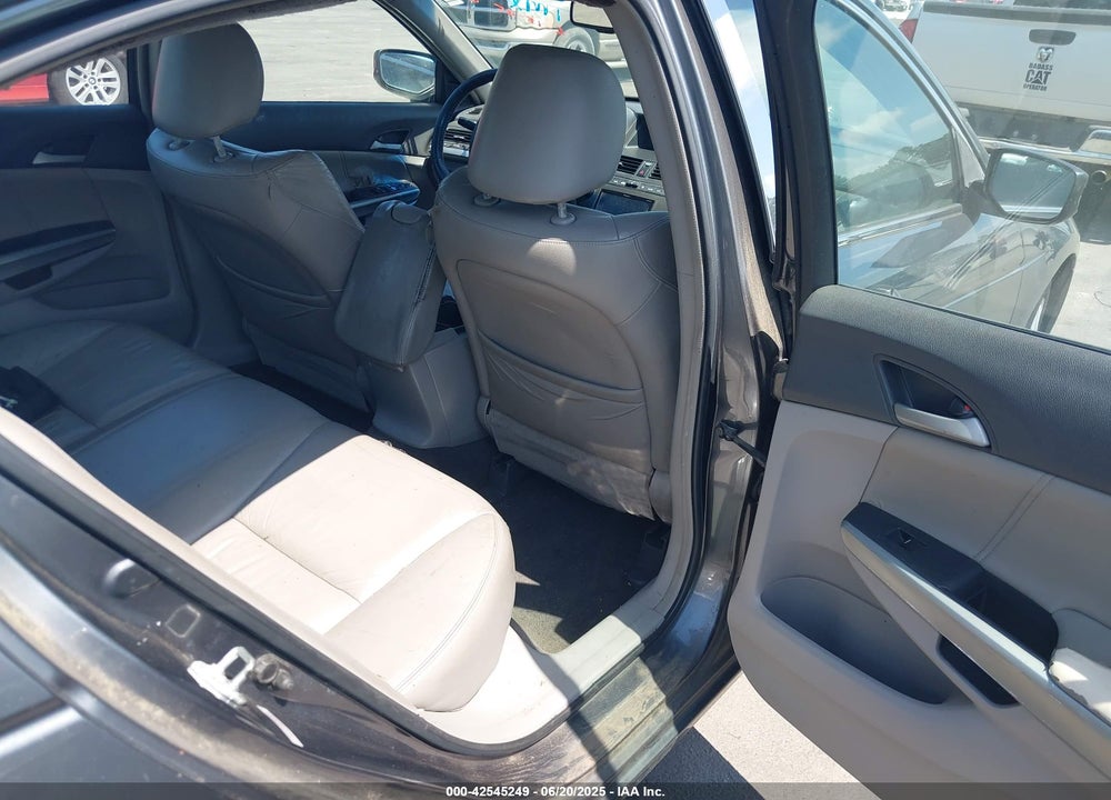 2008 HONDA ACCORD VIN: 1HGCP26868A025073
