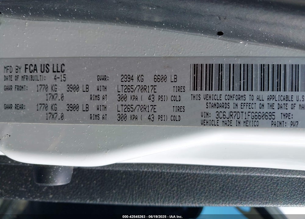 2015 RAM 1500 TRADESMAN VIN: 3C6JR7DT1FG660695