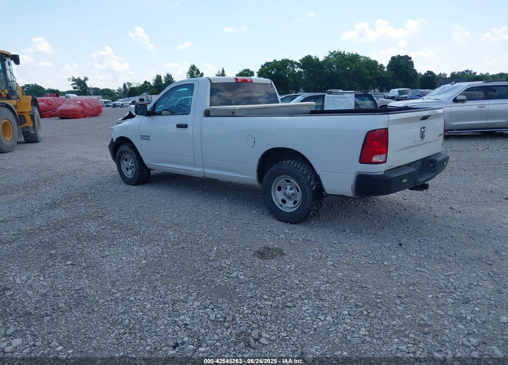 2015 RAM 1500 TRADESMAN VIN: 3C6JR7DT1FG660695