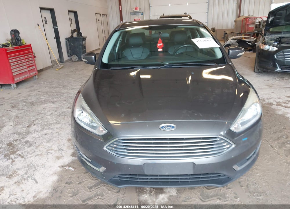2015 FORD FOCUS VIN: 1FADP3J22FL260718