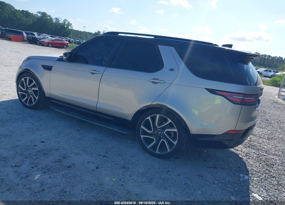 2017 LAND ROVER DISCOVERY HSE LUXURY VIN: SALRHBBV0HA040193