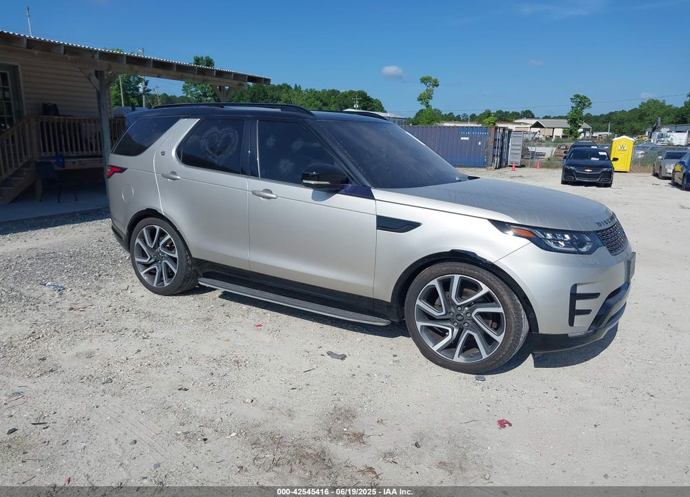 2017 LAND ROVER DISCOVERY HSE LUXURY VIN: SALRHBBV0HA040193