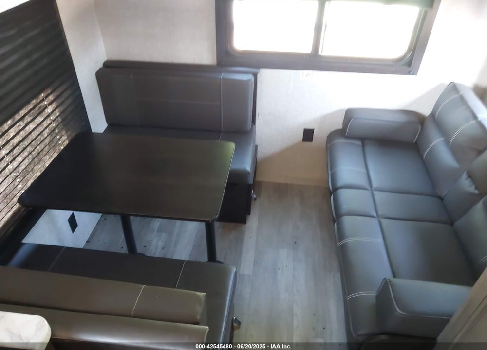 2022 JAYCO JAY FLIGHT SLX TRAVEL TRAILER VIN: 1UJBJ0BL3N17Z1431