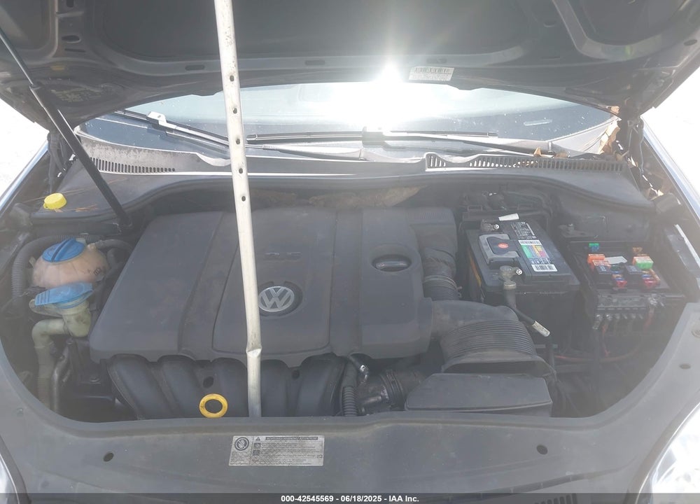 2010 VOLKSWAGEN JETTA VIN: 3VWAX7AJ9AM146831