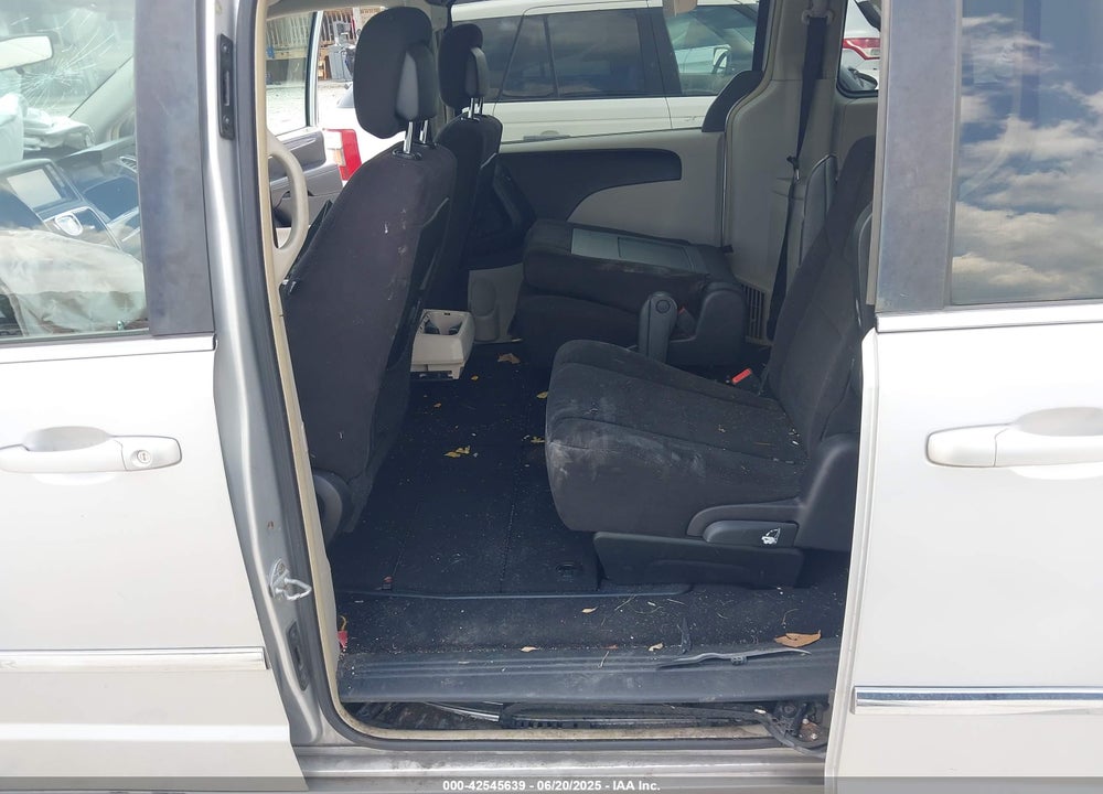 2011 CHRYSLER TOWN & COUNTRY TOURING VIN: 2A4RR5DG4BR638398