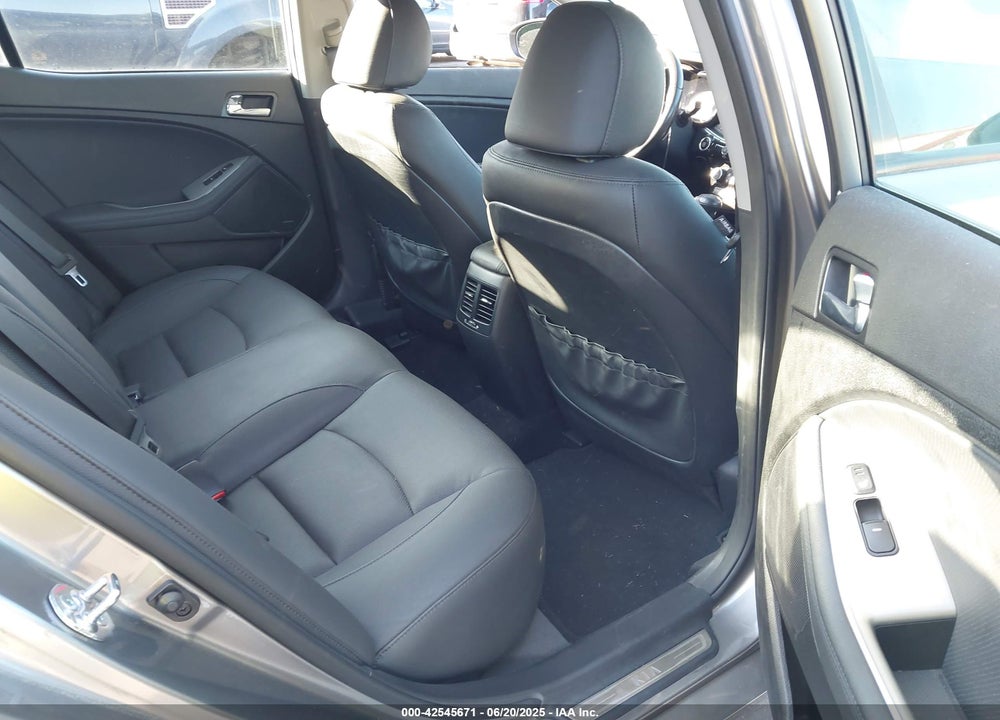 2014 KIA OPTIMA VIN: 5XXGR4A67EG264420