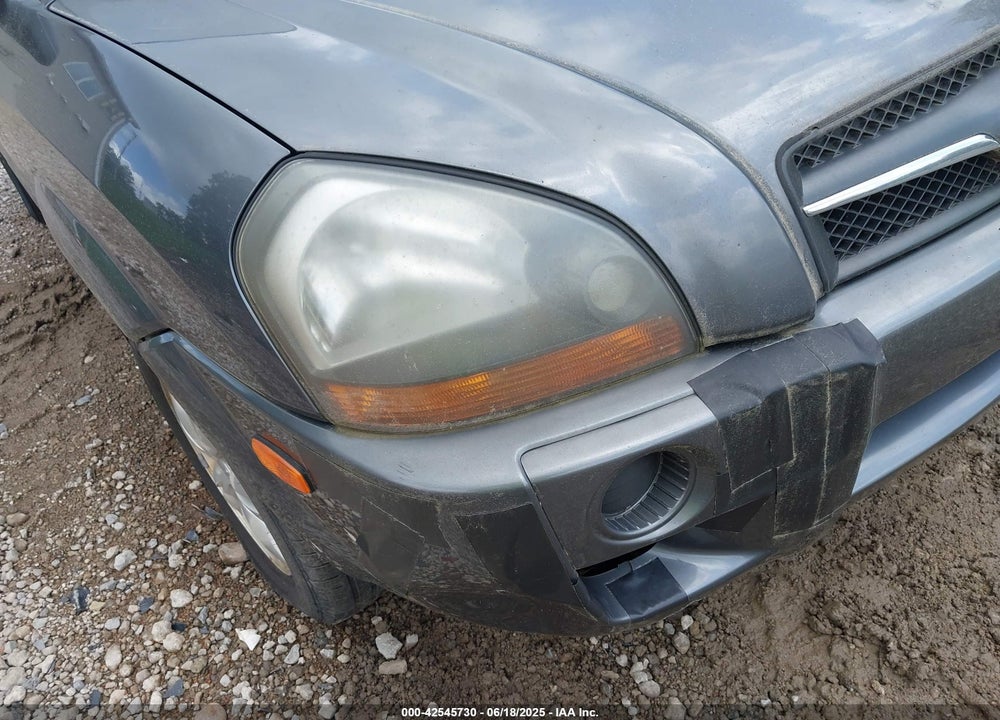 2009 HYUNDAI TUCSON GLS VIN: KM8JM12B69U936042