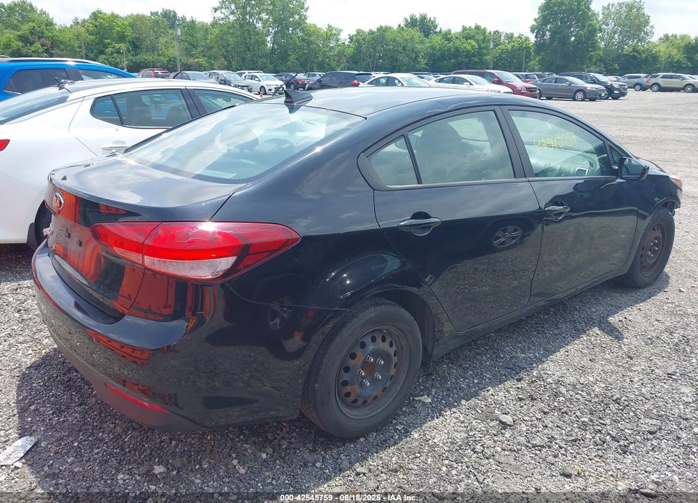 2018 KIA FORTE LX VIN: 3KPFL4A71JE211186