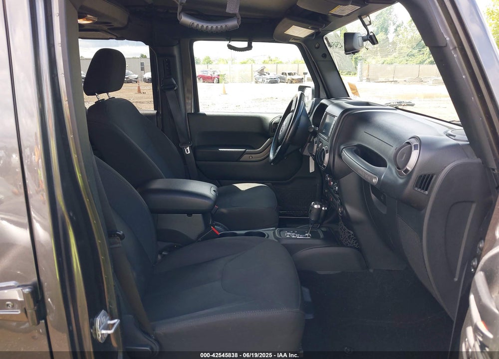 2017 JEEP WRANGLER UNLIMITED VIN: 1C4BJWDG8HL690185