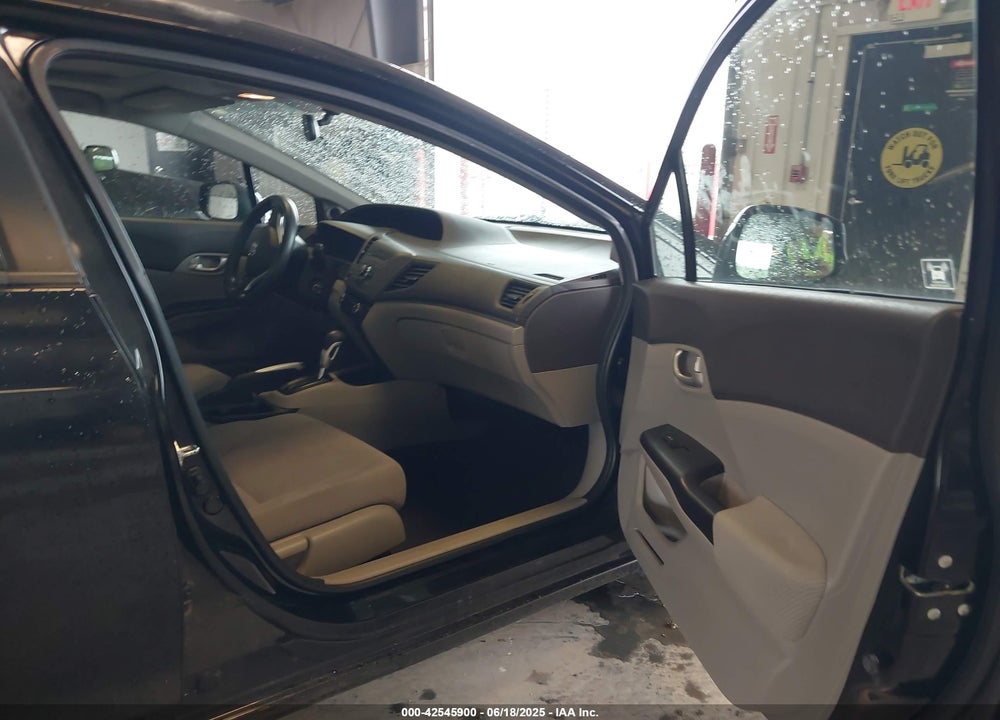 2012 HONDA CIVIC VIN: 2HGFB2F83CH524886