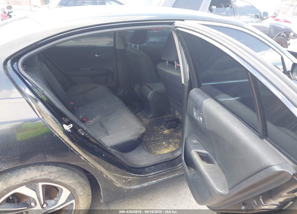 2017 HONDA ACCORD VIN: 1HGCR2F3XHA072718
