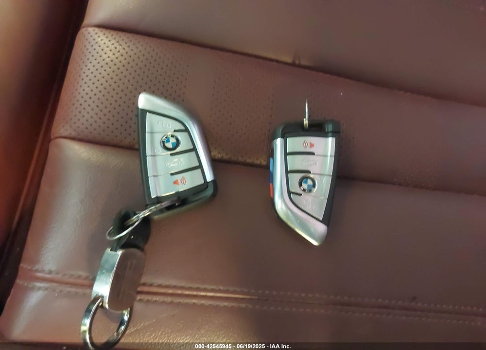 2021 BMW X6 VIN: 5UXCY6C02M9F21776
