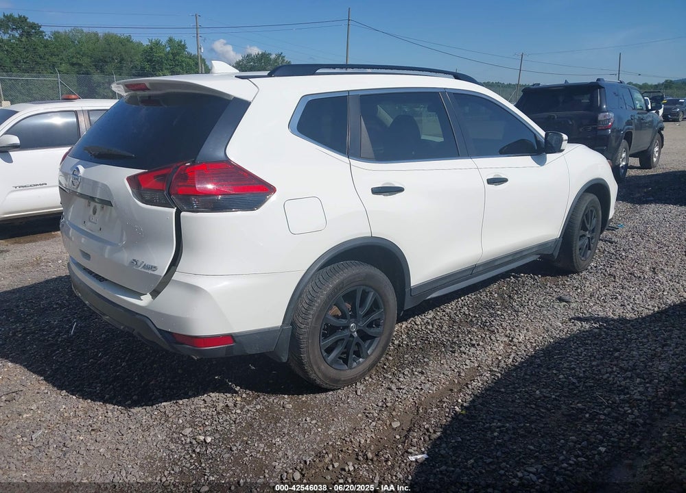 2017 NISSAN ROGUE VIN: 5N1AT2MV0HC768550