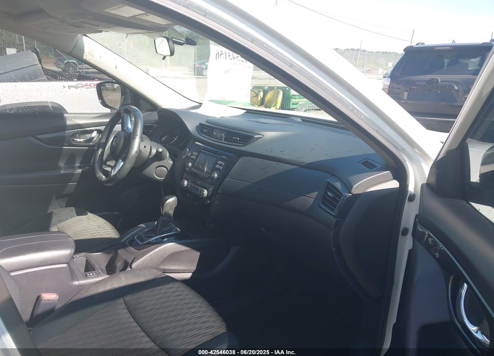 2017 NISSAN ROGUE VIN: 5N1AT2MV0HC768550