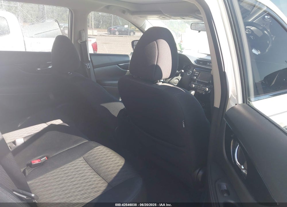2017 NISSAN ROGUE VIN: 5N1AT2MV0HC768550