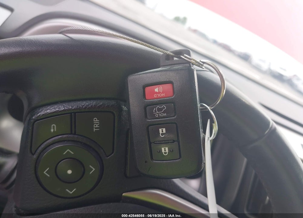 2017 TOYOTA RAV4 VIN: JTMRFREV5HJ121370