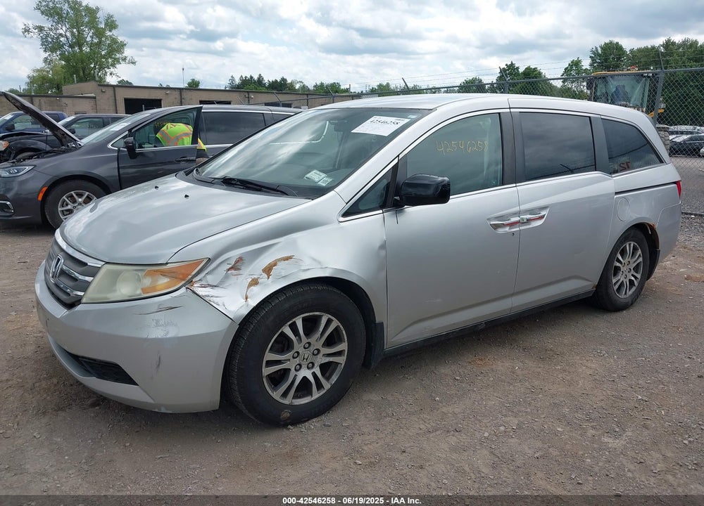 2011 HONDA ODYSSEY VIN: 5FNRL5H42BB010682