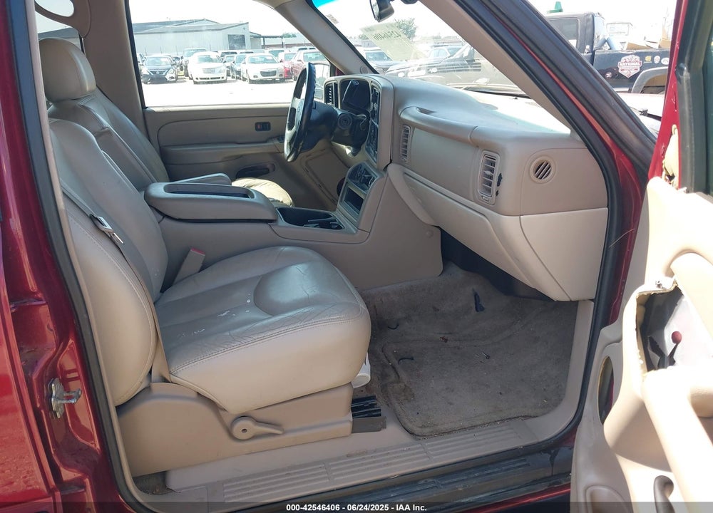 2004 CHEVROLET TAHOE LS VIN: 1GNEC13Z44J287248