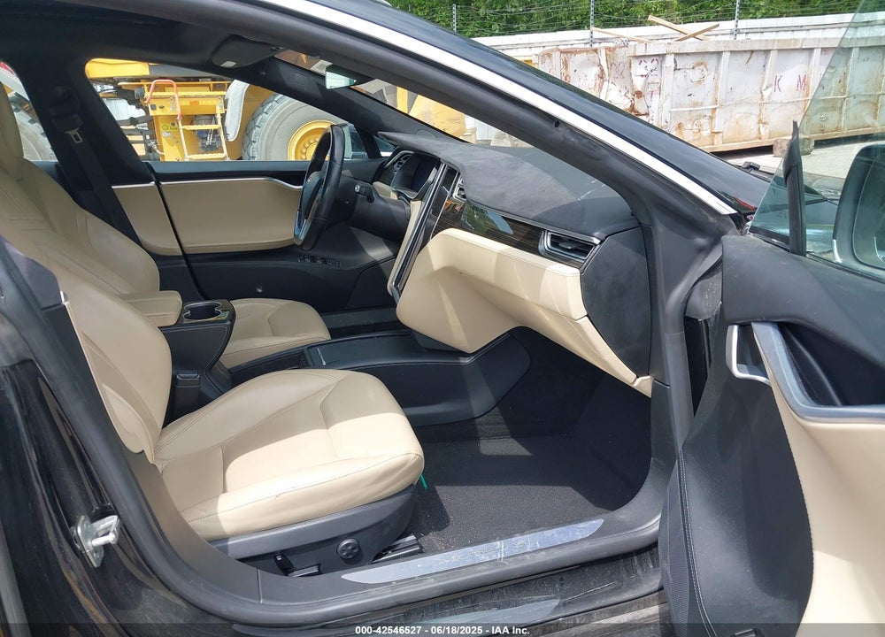 2016 TESLA MODEL S VIN: 5YJSA1E47GF136449