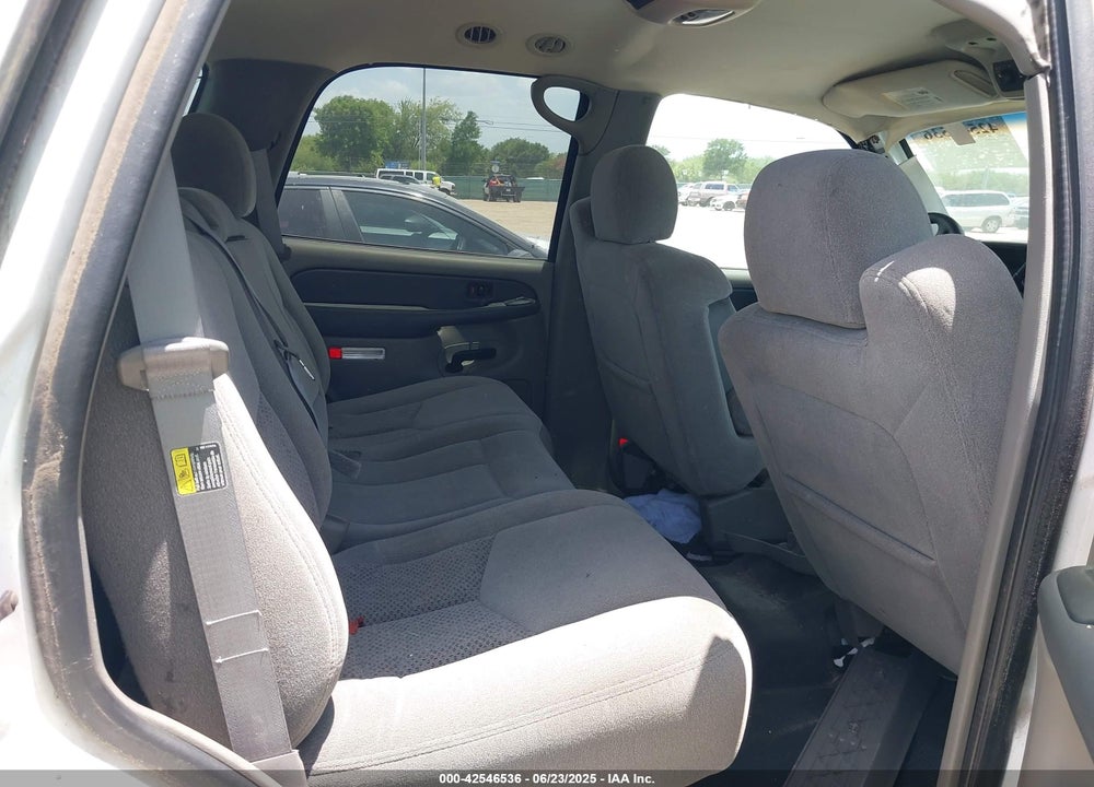 2003 CHEVROLET TAHOE SPECIAL SERVICES VIN: 1GNEC13V83R261152