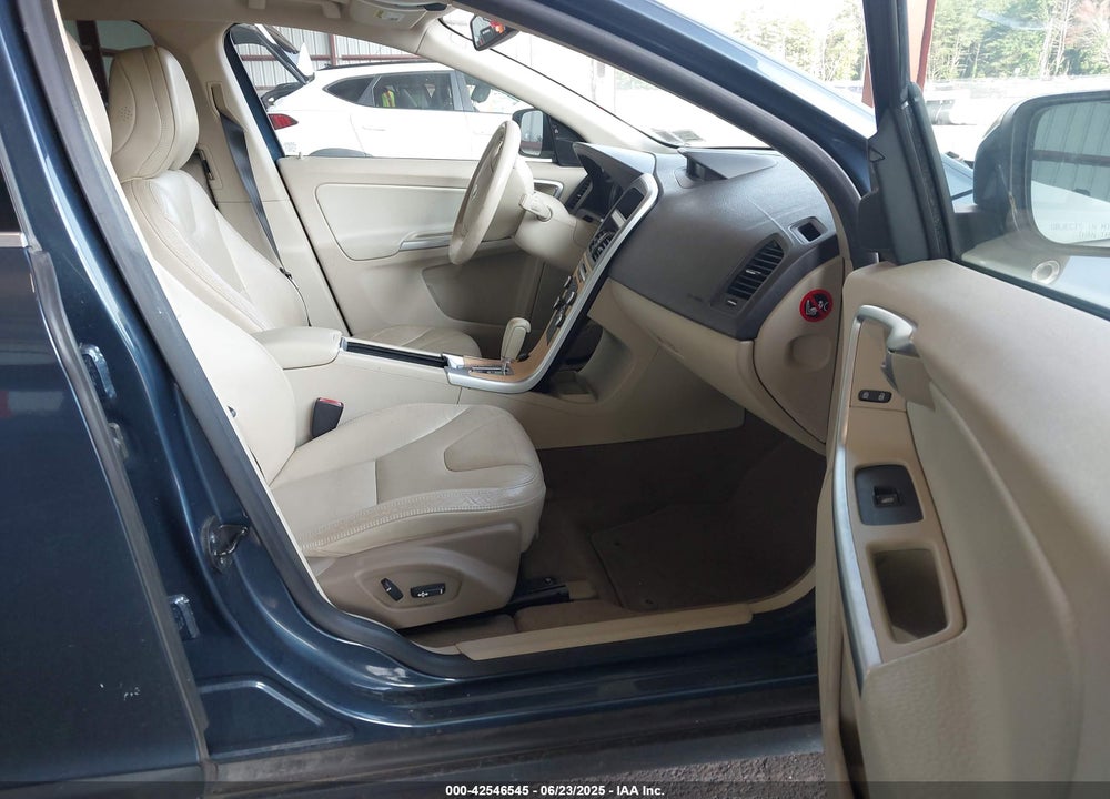 2010 VOLVO XC60 VIN: YV4992DZ5A2021463