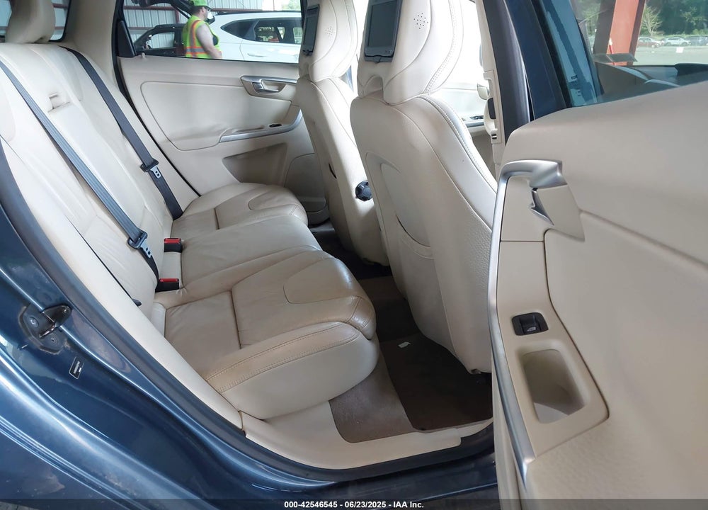 2010 VOLVO XC60 VIN: YV4992DZ5A2021463