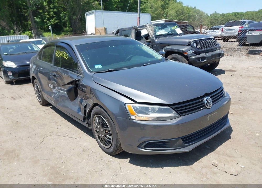 2013 VOLKSWAGEN JETTA 2.0L S VIN: 3VW2K7AJ2DM369459