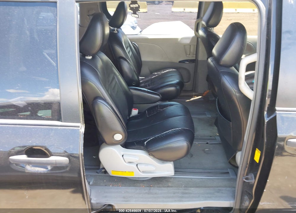 2014 TOYOTA SIENNA L V6 7 PASSENGER VIN: 5TDZK3DC4ES439956