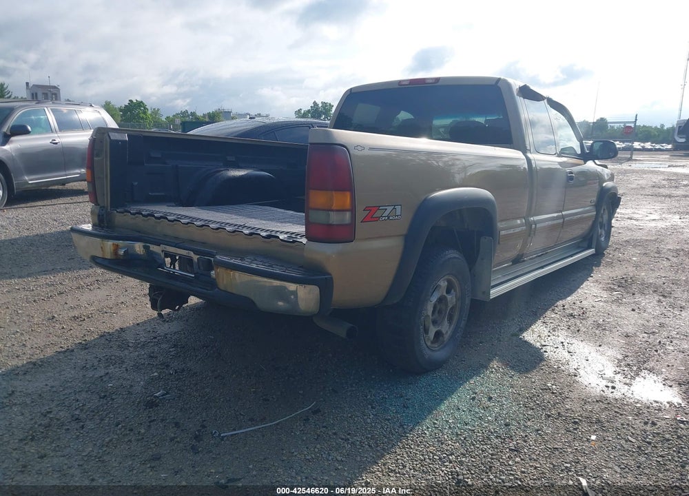 2000 CHEVROLET SILVERADO 1500 LS VIN: 2GCEK19T5Y1295261