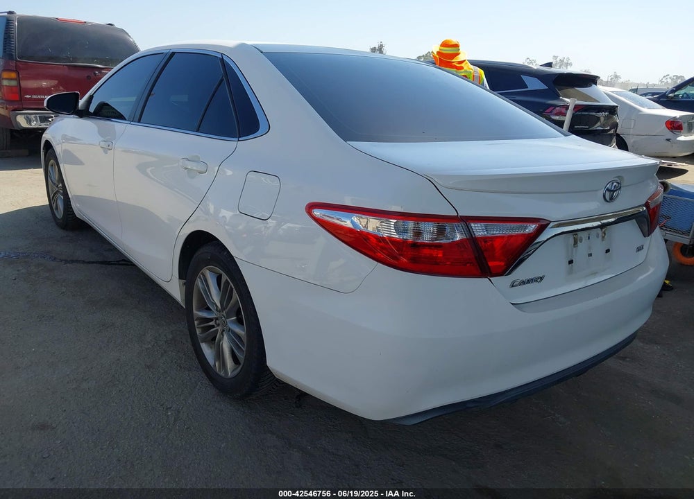 2015 TOYOTA CAMRY SE VIN: 4T1BF1FK1FU930489