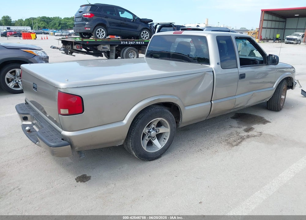2002 CHEVROLET S-10 LS VIN: 1GCCS19W428108940
