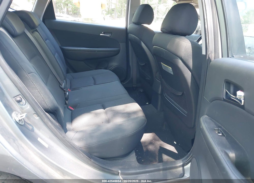 2010 HYUNDAI ELANTRA TOURING VIN: KMHDC8AE3AU050785
