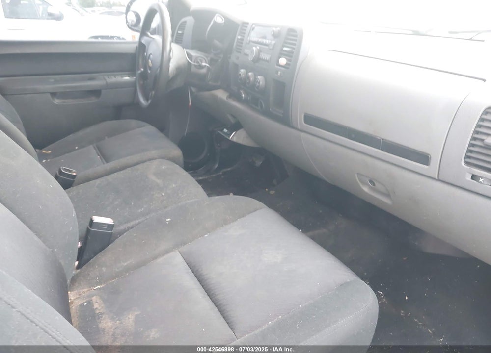 2011 CHEVROLET SILVERADO 1500 VIN: 1GCRCREA8BZ391465
