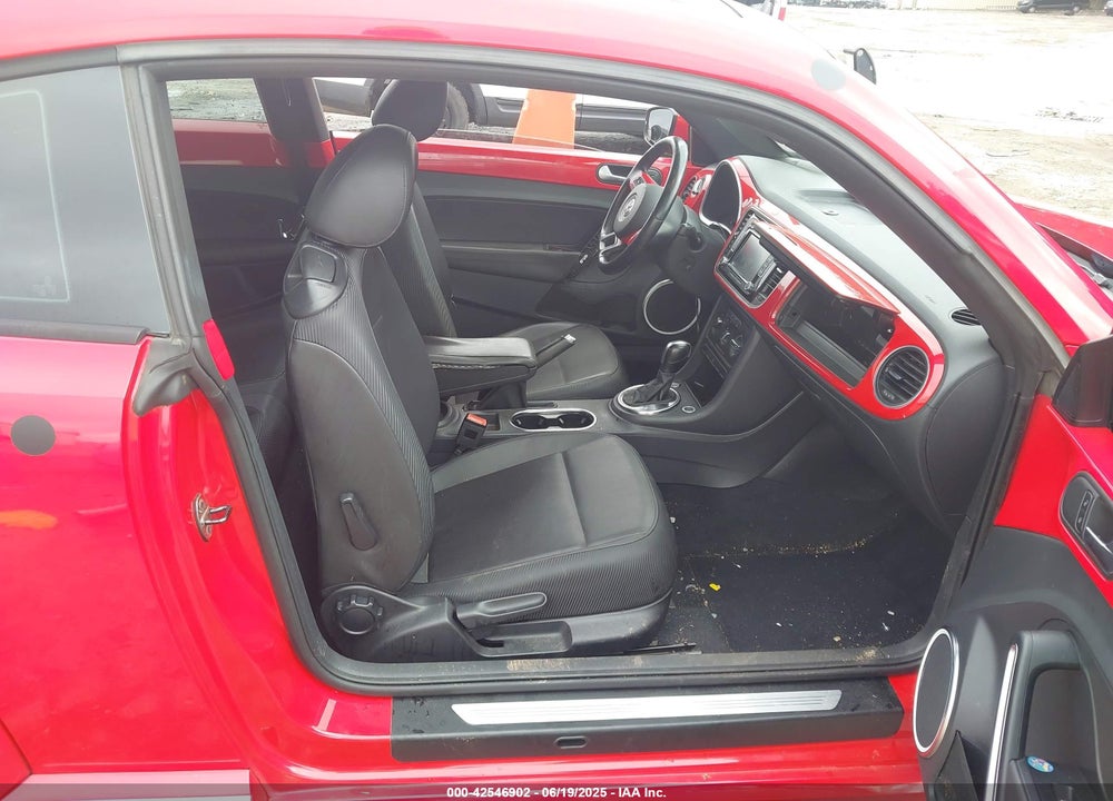 2012 VOLKSWAGEN BEETLE VIN: 3VWJX7AT4CM656279