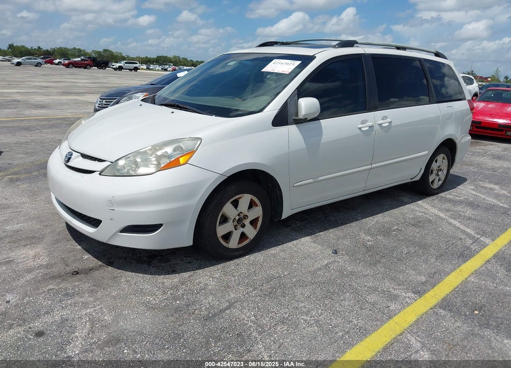 2008 TOYOTA SIENNA XLE VIN: 5TDZK22C18S153368