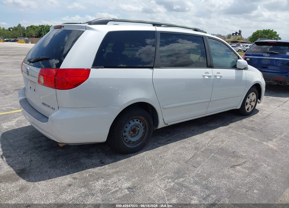 2008 TOYOTA SIENNA XLE VIN: 5TDZK22C18S153368