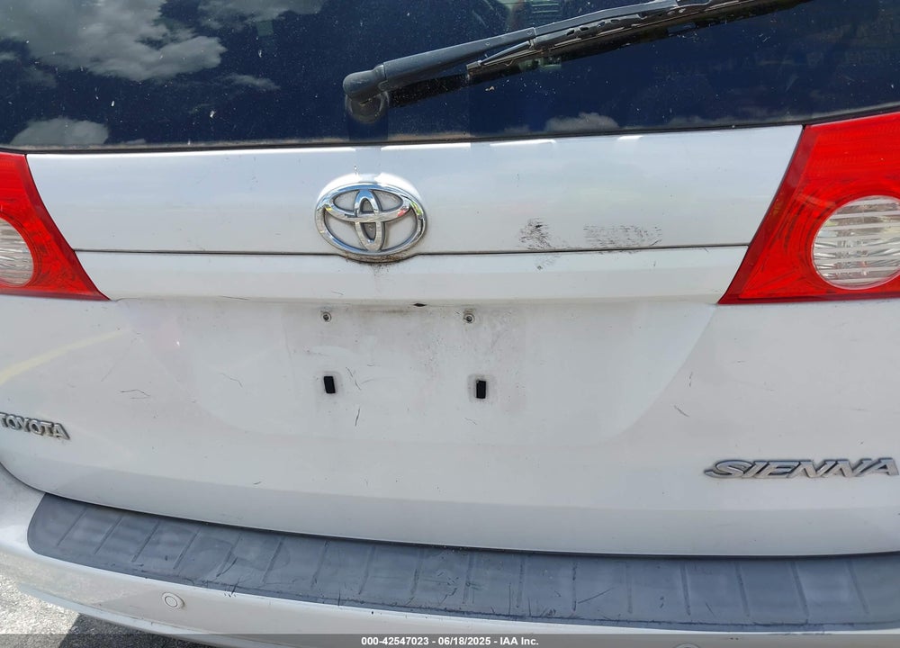 2008 TOYOTA SIENNA XLE VIN: 5TDZK22C18S153368