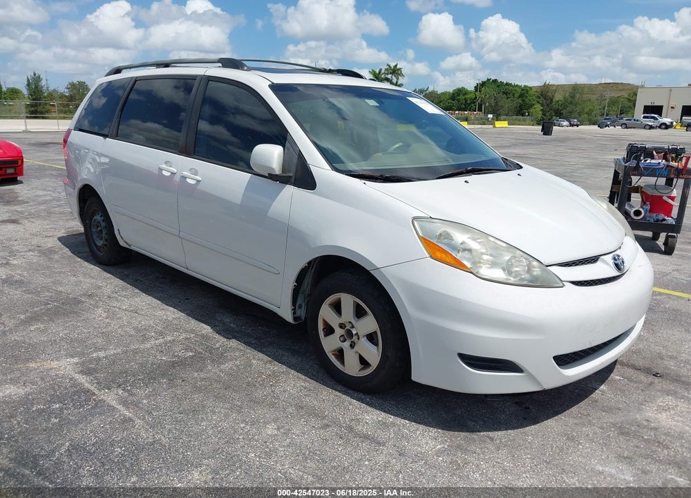 2008 TOYOTA SIENNA XLE VIN: 5TDZK22C18S153368