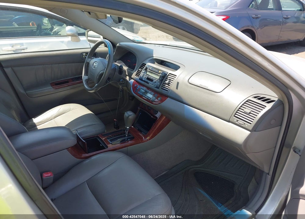 2005 TOYOTA CAMRY XLE VIN: 4T1BE30K75U059636