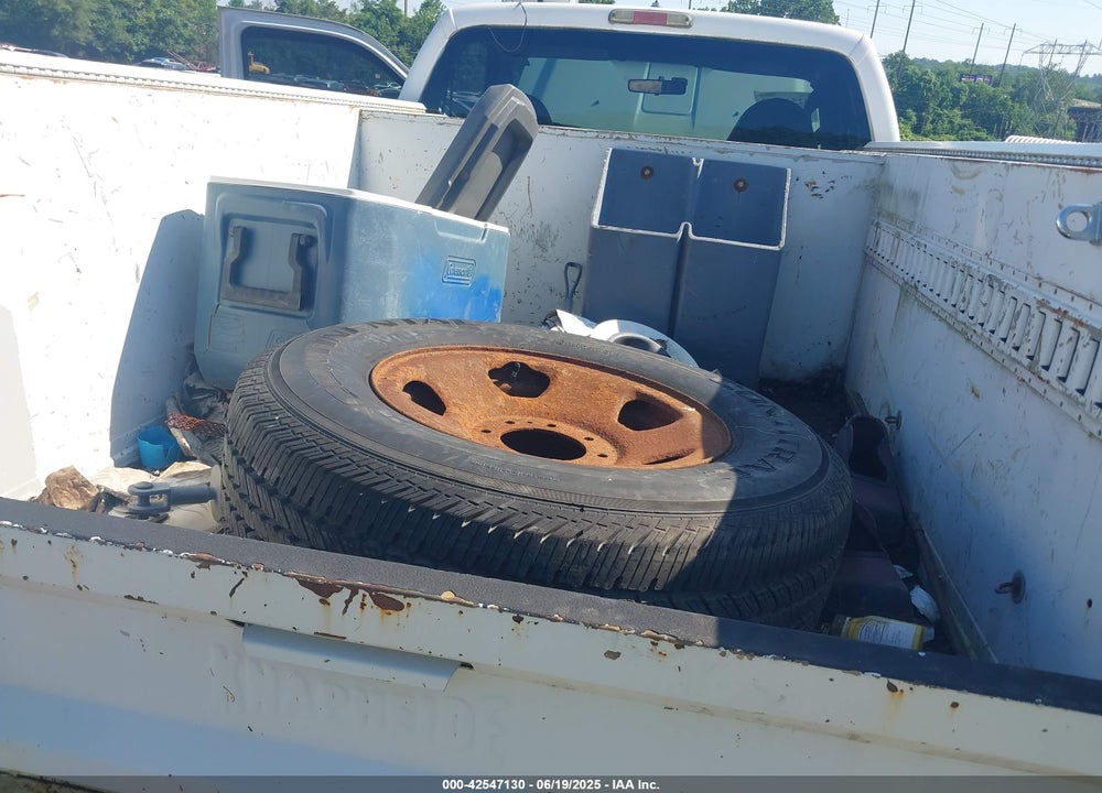 2008 FORD F-350 XL/XLT VIN: 1FDWF31598EE06681