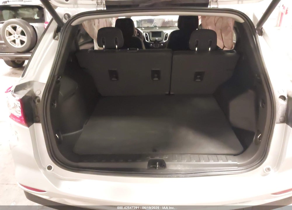2020 CHEVROLET EQUINOX VIN: 2GNAXJEV0L6235897