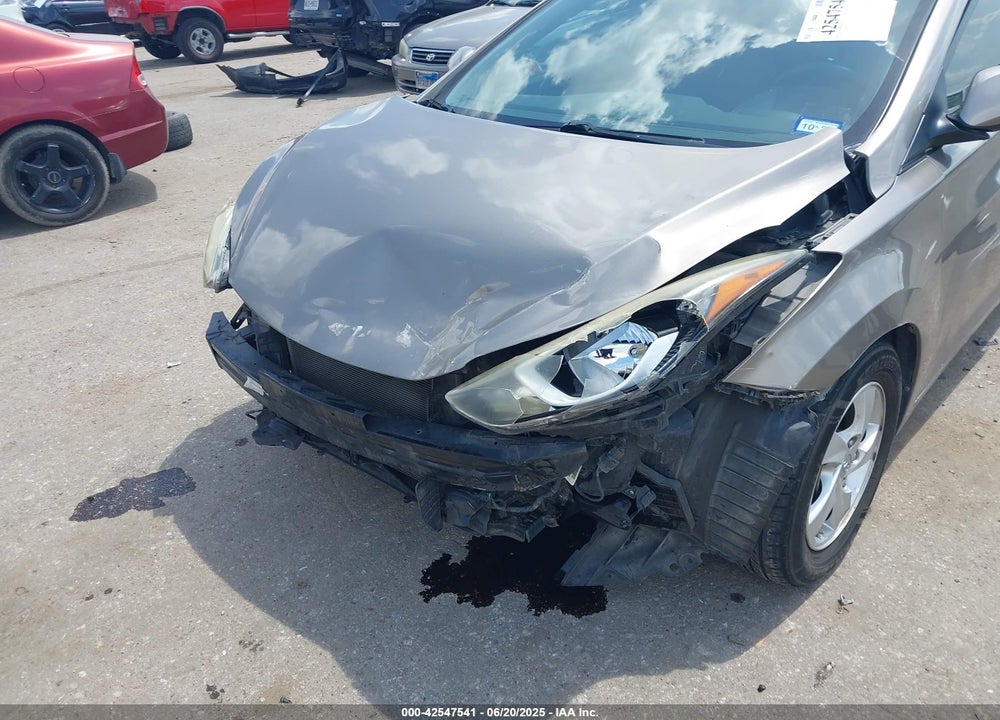 2014 HYUNDAI ELANTRA VIN: 5NPDH4AE6EH479207