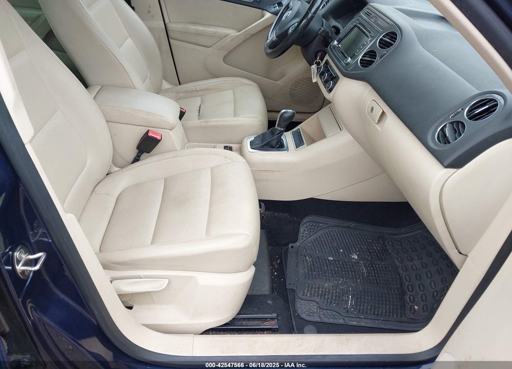 2012 VOLKSWAGEN TIGUAN VIN: WVGBV7AX7CW552641