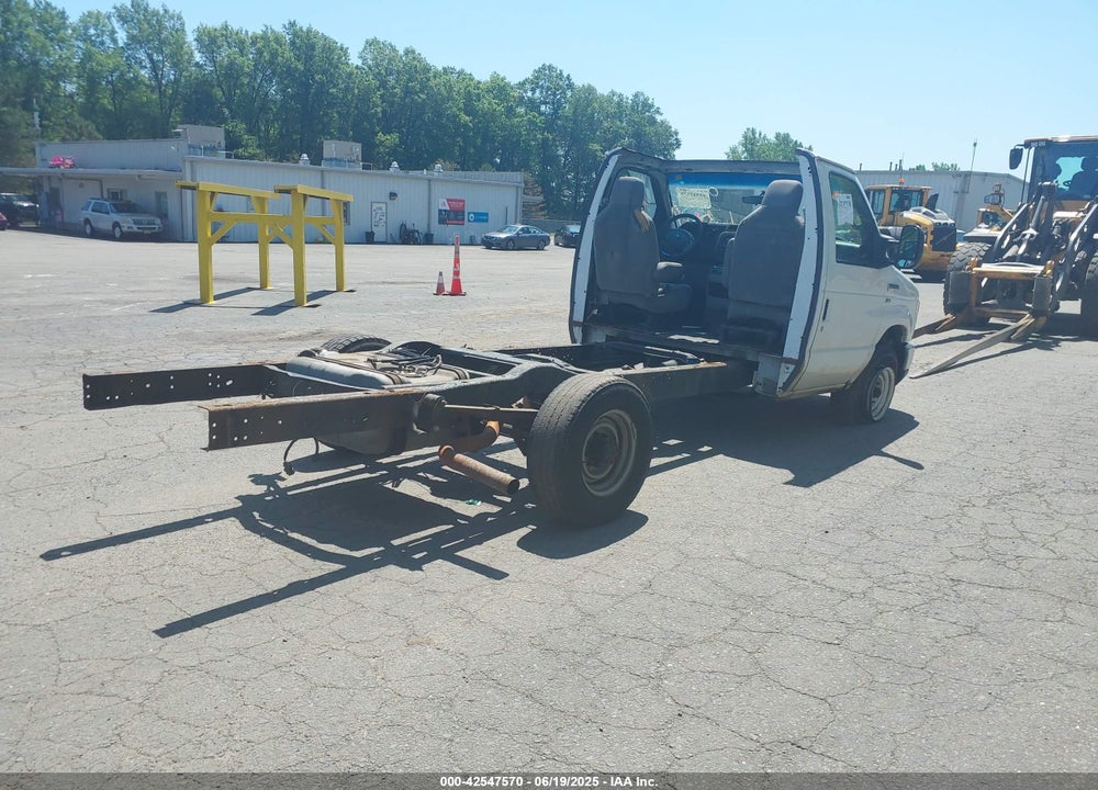 2009 FORD E-350 CUTAWAY VIN: 1FDSE35L09DA86765