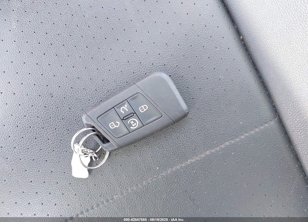 2019 VOLKSWAGEN TIGUAN VIN: 3VV2B7AX9KM077362