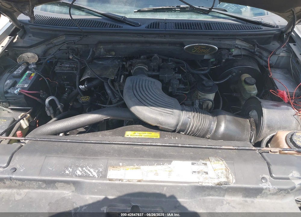 2000 FORD EXPEDITION XLT VIN: 1FMRU1563YLB25756