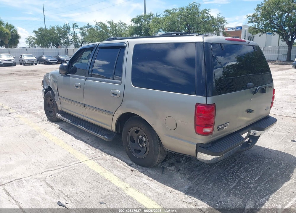 2000 FORD EXPEDITION XLT VIN: 1FMRU1563YLB25756