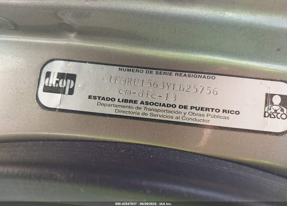 2000 FORD EXPEDITION XLT VIN: 1FMRU1563YLB25756