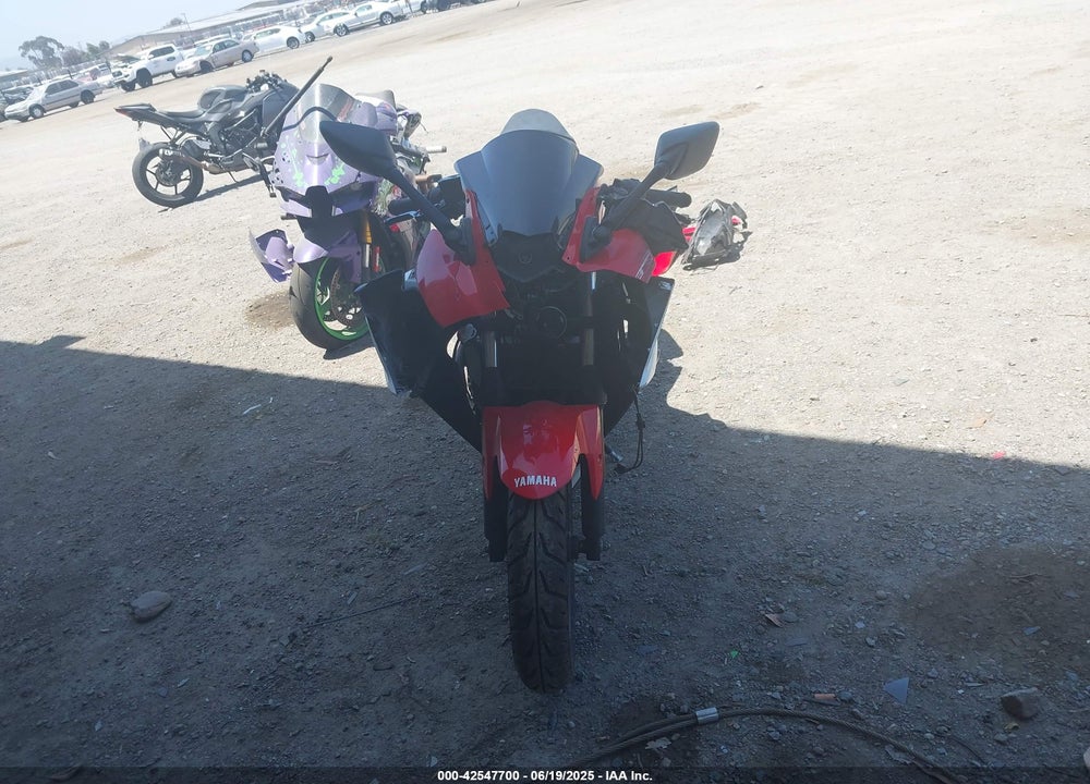 2015 YAMAHA YZFR3 VIN: MH3RH06Y8FK004065